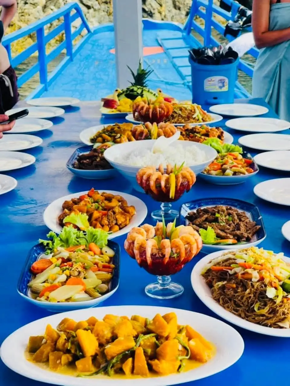 What Food Is Included on a 3D2N Island Expedition?
